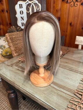 Neutral Ash Blonde Women's Lace Front Wig - Stacey’s Story Chloe